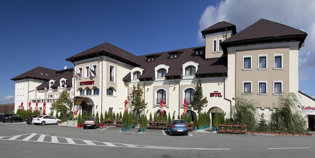 Hanul Domnesc Braşov Extérieur photo