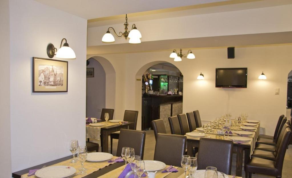 Hanul Domnesc Braşov Extérieur photo