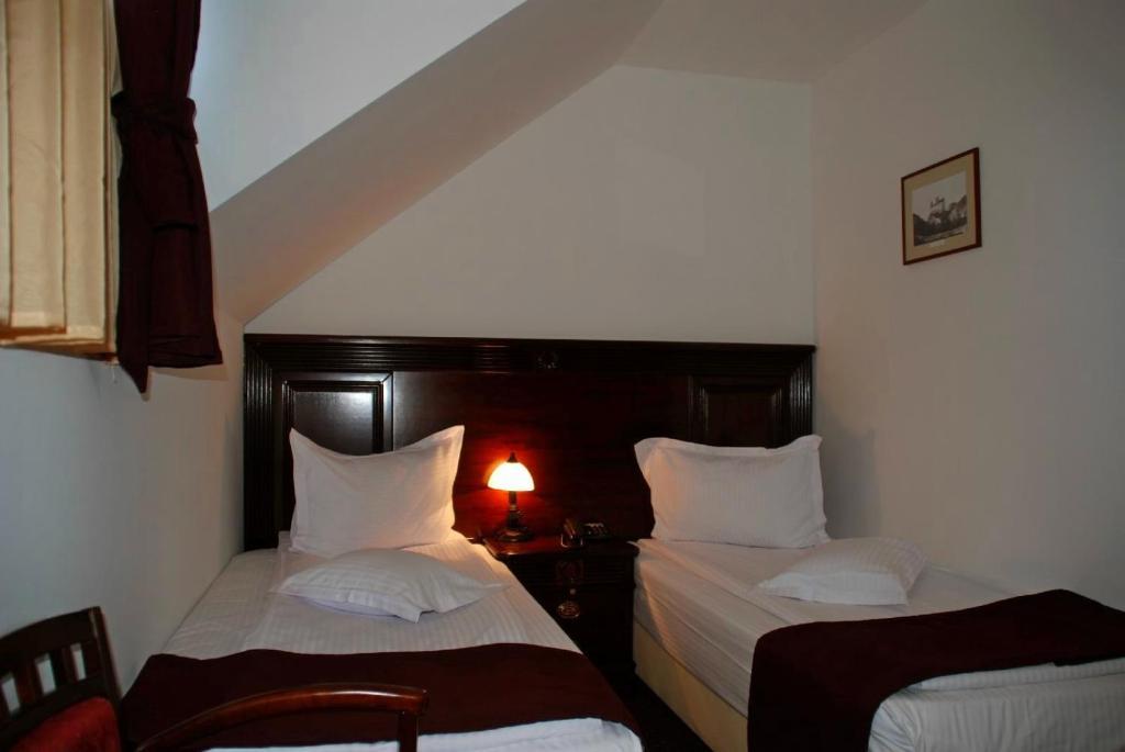 Hanul Domnesc Braşov Chambre photo