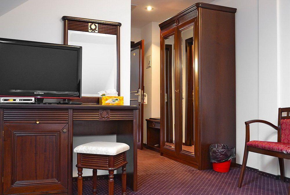 Hanul Domnesc Braşov Extérieur photo